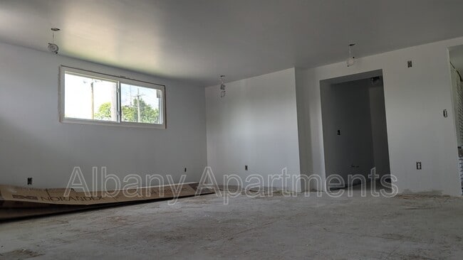 Building Photo - 4 Ten Eyck Ave