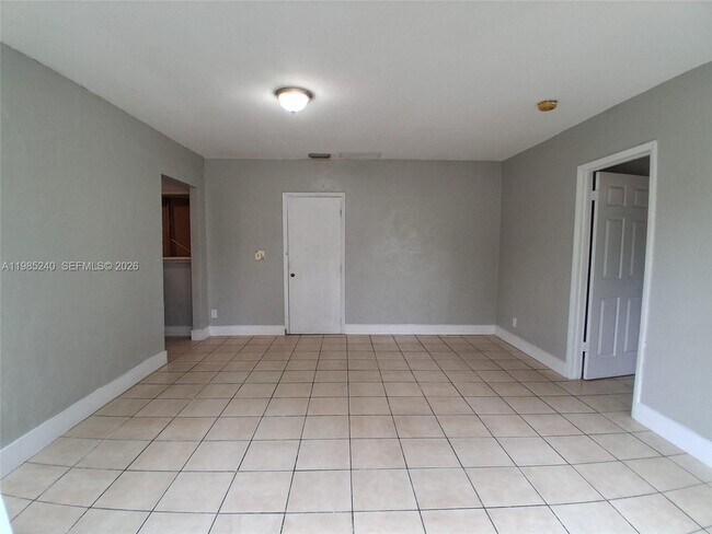 Building Photo - 880 NW 129th St