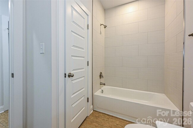 Building Photo - 1714 Club Rd