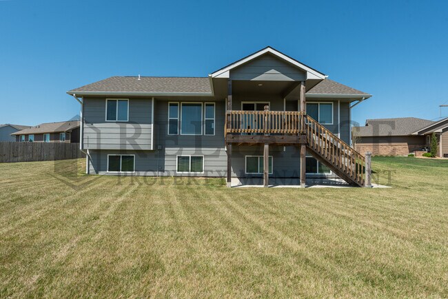 Building Photo - 1558 N Aster Cir