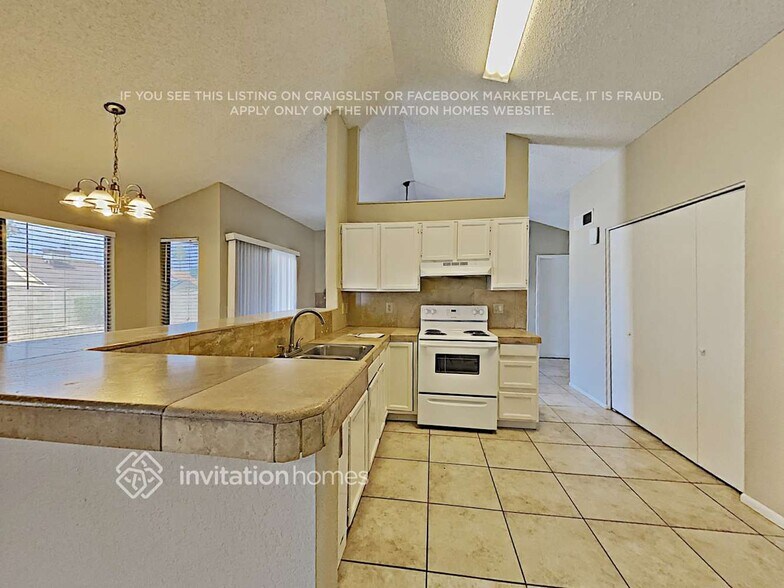 Building Photo - 13020 N 55th Dr