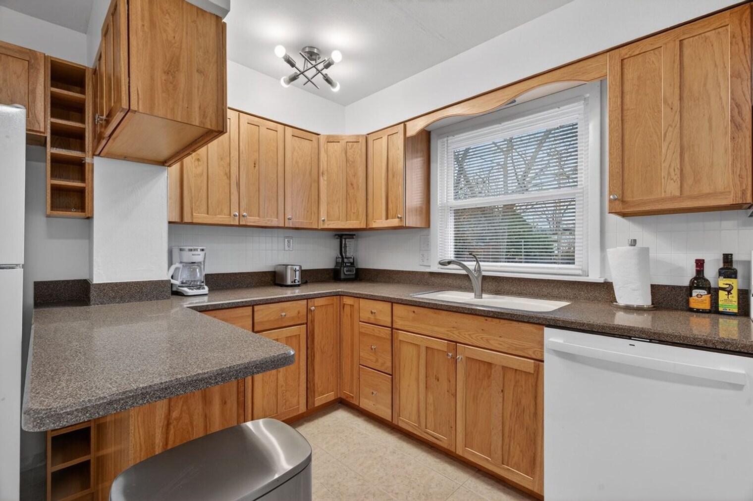 Building Photo - 453 Chamberlin Dr