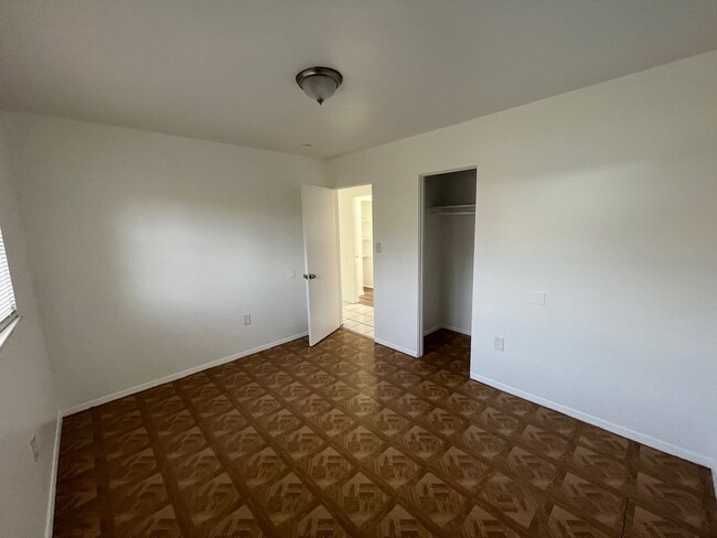 Building Photo - Two bed one bath home