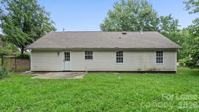 Building Photo - 3320 Whitebridge Ln