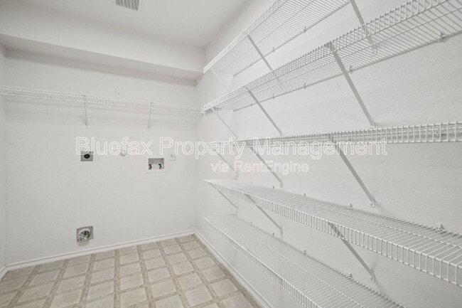 Building Photo - 422 Granite Bay