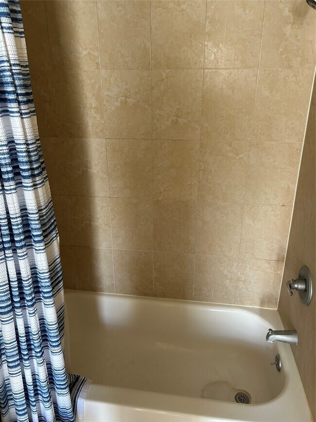 Building Photo - 23119 Tree Bright Ln