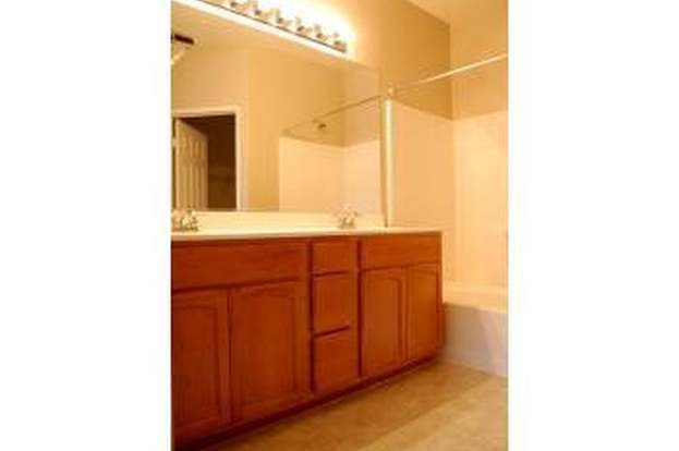 Building Photo - 15651 Vista Way