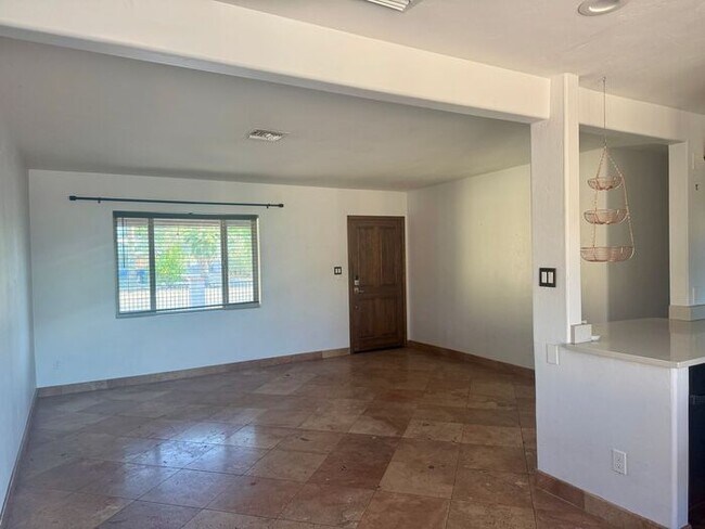 Building Photo - Beautifully updated 3-bedroom, 2-bath home