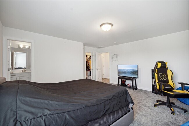 Building Photo - 208 Laydon Way