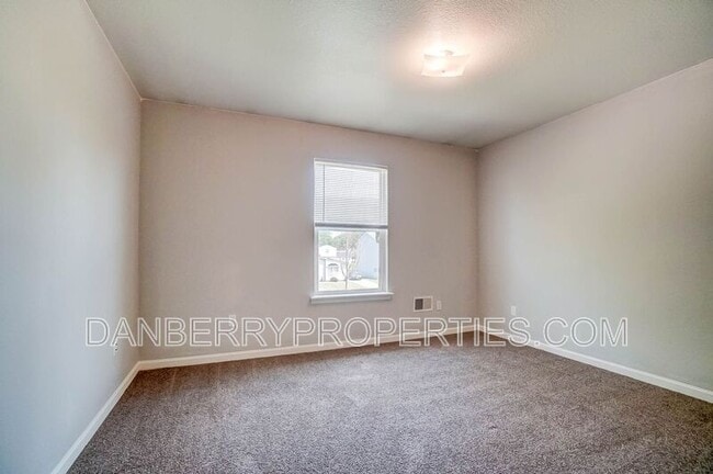 Building Photo - 3733 Willow Run Dr