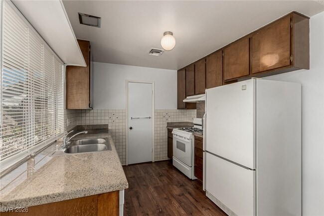 Building Photo - 5255 Stampa Ave