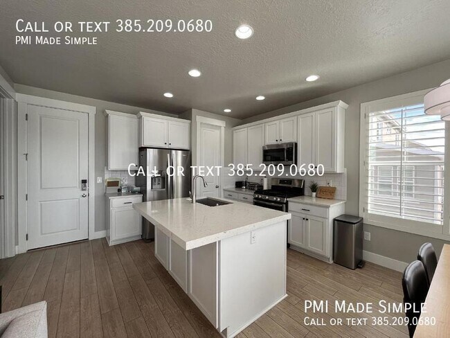 Building Photo - 3193 N Meadow View Dr