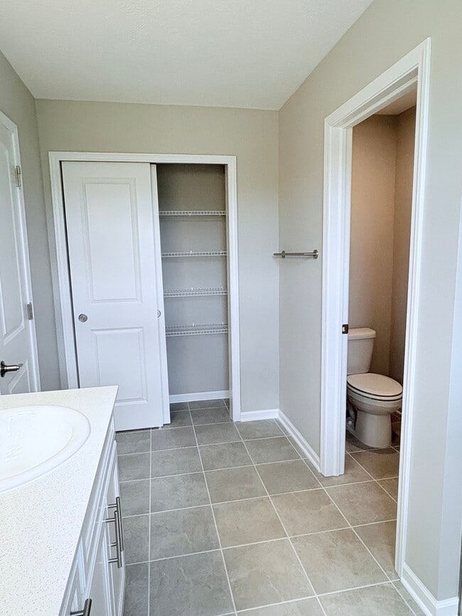 Building Photo - Charming 3 beds 3 baths in New Albany!