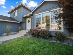 Building Photo - Furnished 3-Bedroom Home in Spokane Valley – Comfortable & Move-In Ready