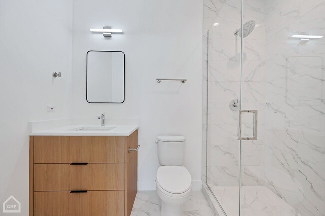 Building Photo - 3322 N Halsted St