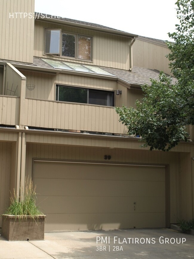 Primary Photo - 2954 Kalmia Ave