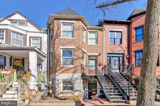 Building Photo - 1915 6th St NW