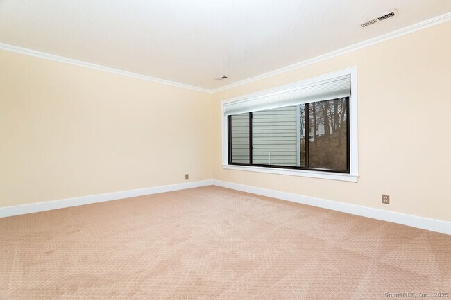 Building Photo - 13 Lawson Ln