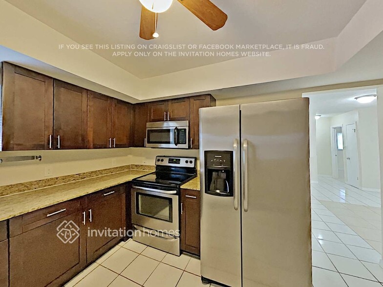 Building Photo - 6433 NW 21st Ct