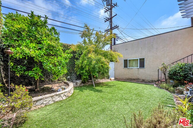 Building Photo - 240 S Clark Dr