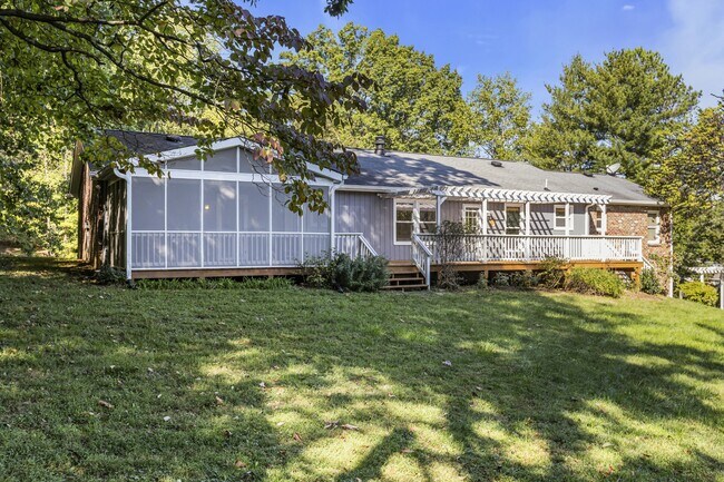 Building Photo - 1105 Chelsey Ct