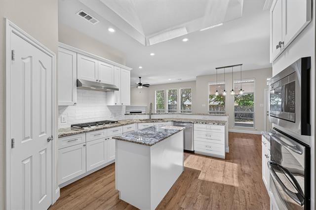 Building Photo - 12745 Excelsior Ln