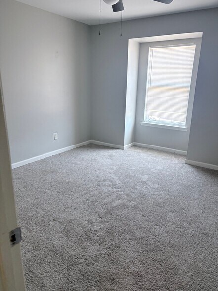 Building Photo - 4062 Cedars Pkwy