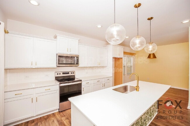 Building Photo - 144 Dyssa Lp