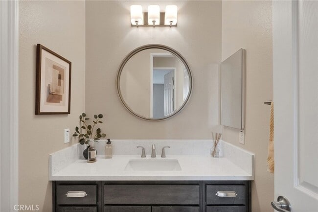 Building Photo - 17066 Takipi Rd