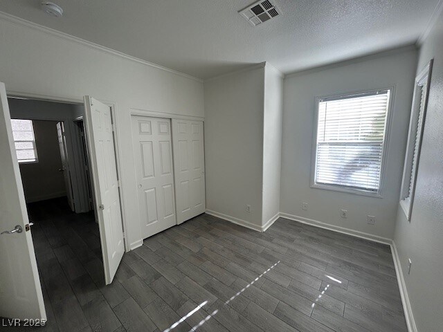 Building Photo - 1200 Valerio Ln