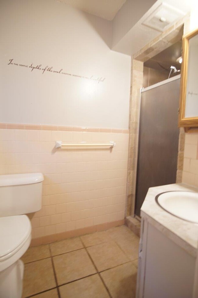 Building Photo - 812 W Silver Meadow Dr