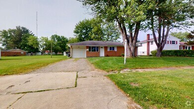 Building Photo - Ranch with garage now Available