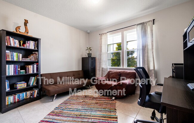 Building Photo - 1837 Amberly Dr