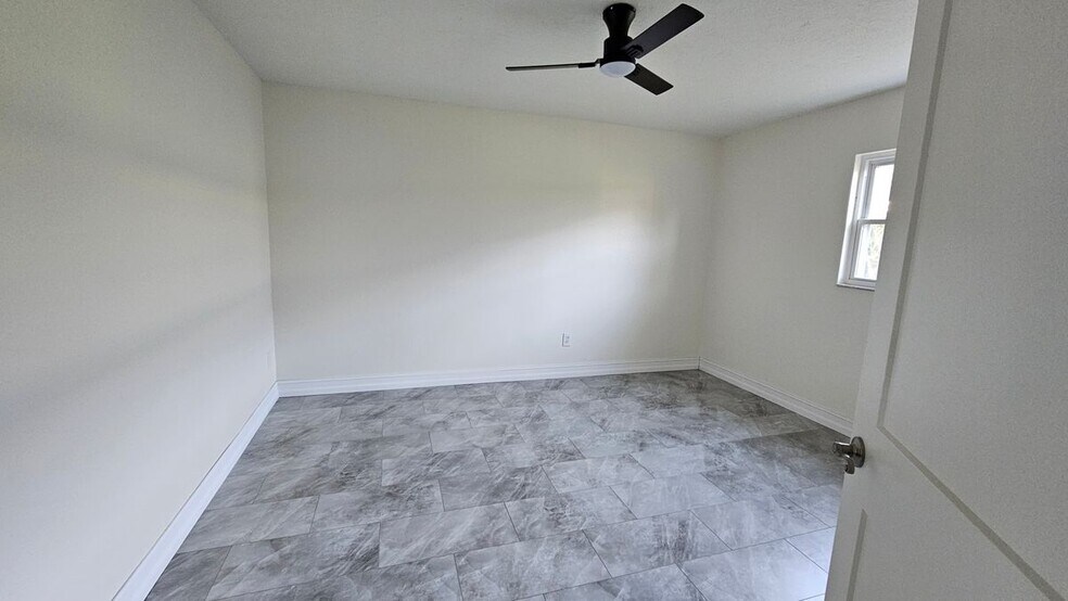 Building Photo - 741 Fairhaven St NE