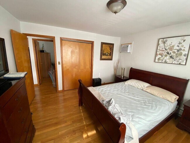 Building Photo - 516 Avenue A