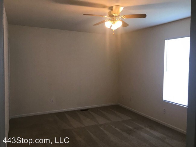 Building Photo - 3204 Dove Dr