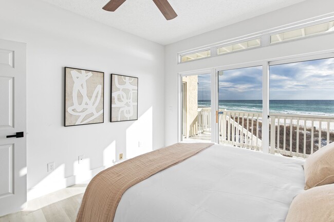 Building Photo - Newly Renovated Beach Front Four Bedroom Home