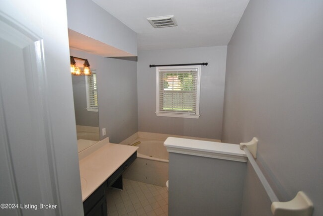 Building Photo - 1910 Janlyn Rd