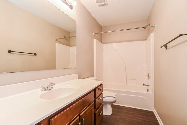 Building Photo - 3011 Saphire Ln