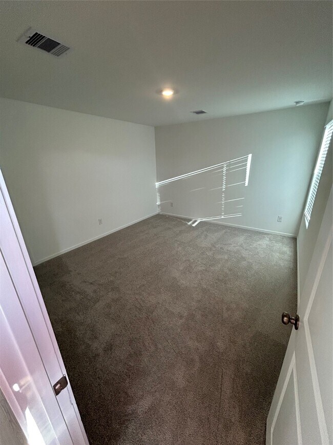 Building Photo - 3085 Majestic Sunrise Dr