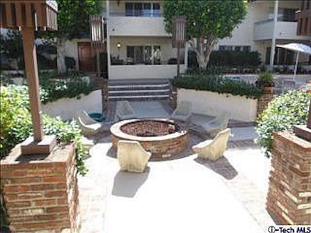 Fire Pit - 5315 Yarmouth Ave