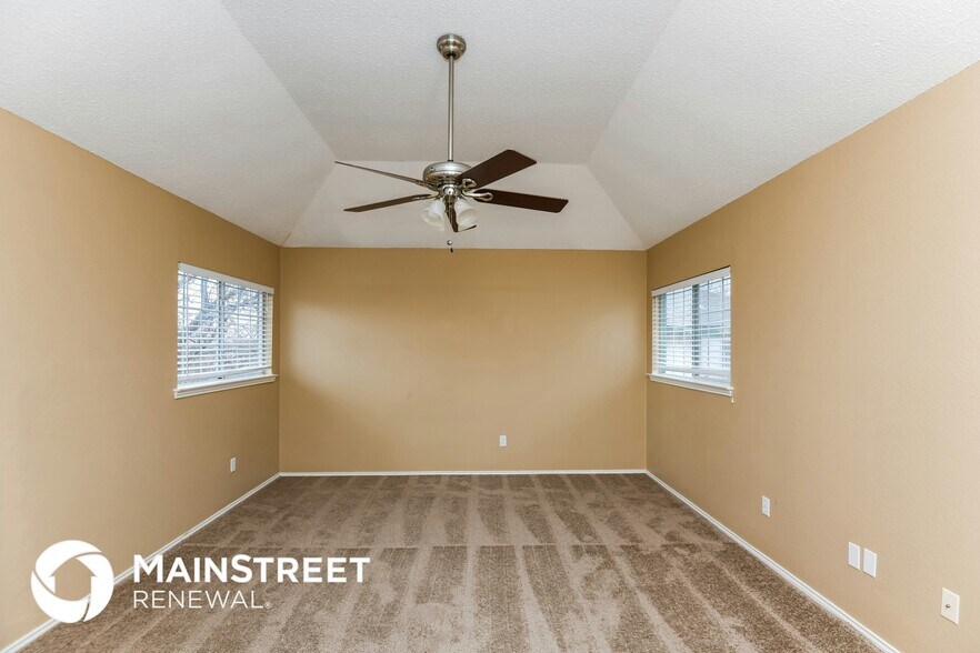 Building Photo - 2208 Havenwood Dr