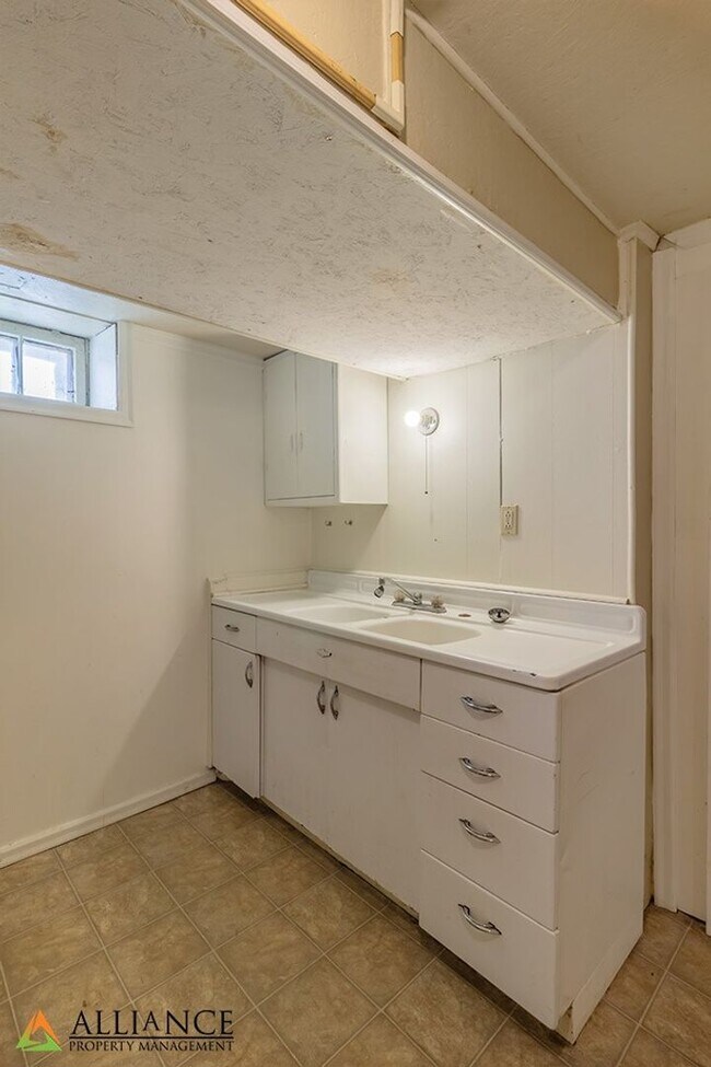 Building Photo - 909 Leavenworth St