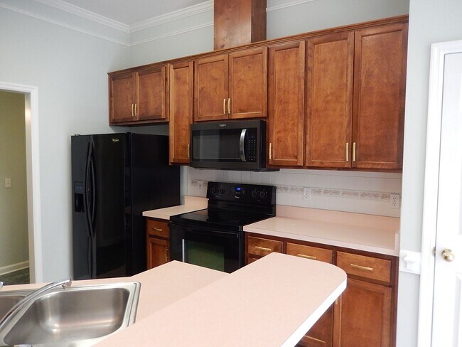 Building Photo - LOVELY 4/2.5 in Buck Lake Area on 1 Acre w/ 2 Car Garage, Washer/Dryer, Lawn Maint, & 2228 sq ft!...
