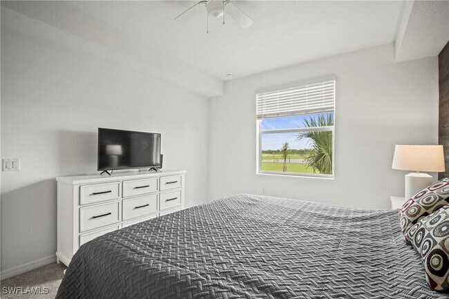 Building Photo - 15285 Grn Acrs Ave