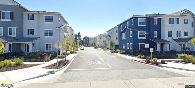 Building Photo - 312 Pear Tree Ter