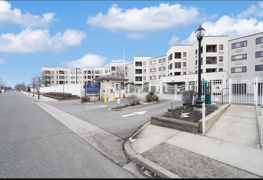 Building Photo - 725 Miller Ave