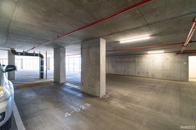 Building Photo - 988 Halekauwila St