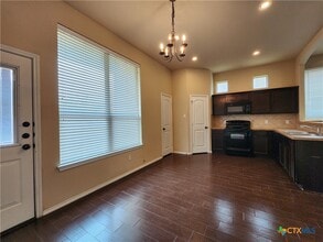 Building Photo - 305 Rosalie Dr