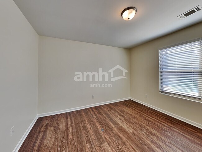 Building Photo - 1240 Faye Ct